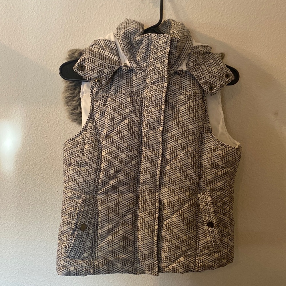 Razzle Dazzle diamond print zip up vest size medium